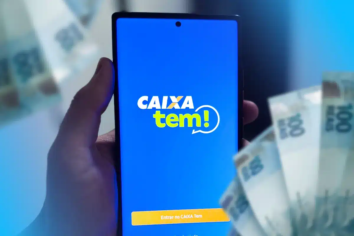 Aplicativo Caixa Tem exibido no celular com cédulas de real ao fundo, ilustrando pagamento do Pé-de-Meia de até R$ 1.200.