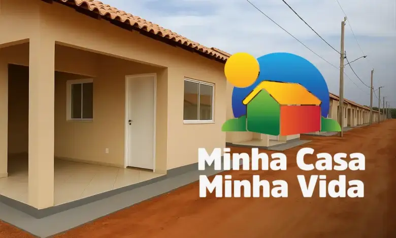 Casas térreas do programa Minha Casa Minha Vida com varanda, telhado cerâmico e logo oficial sobreposto.